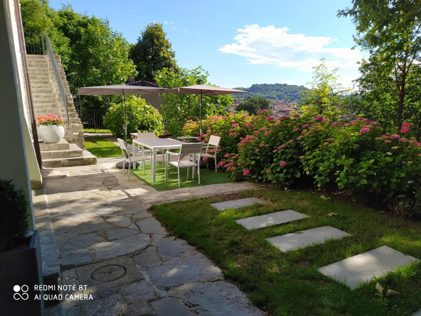 "La Selvetta" Bed And Breakfast Buguggiate エクステリア 写真