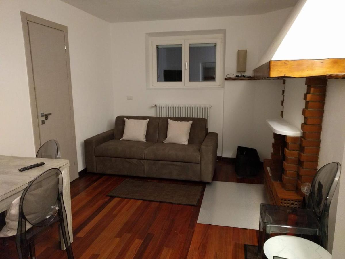 "La Selvetta" Bed And Breakfast Buguggiate エクステリア 写真