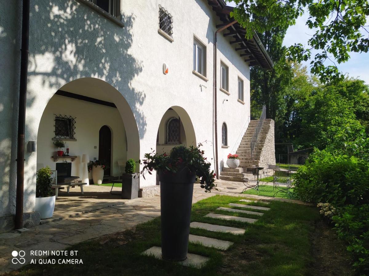 "La Selvetta" Bed And Breakfast Buguggiate エクステリア 写真