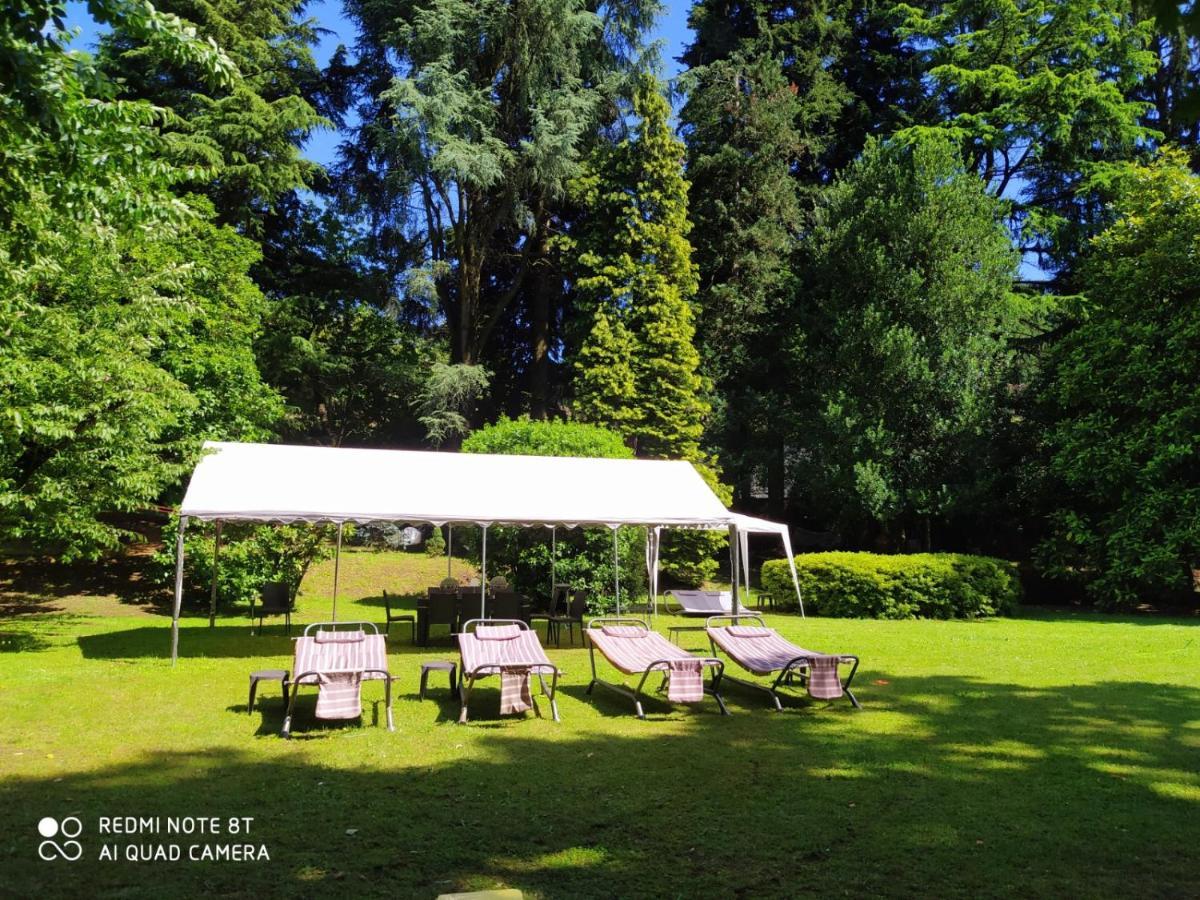 "La Selvetta" Bed And Breakfast Buguggiate エクステリア 写真